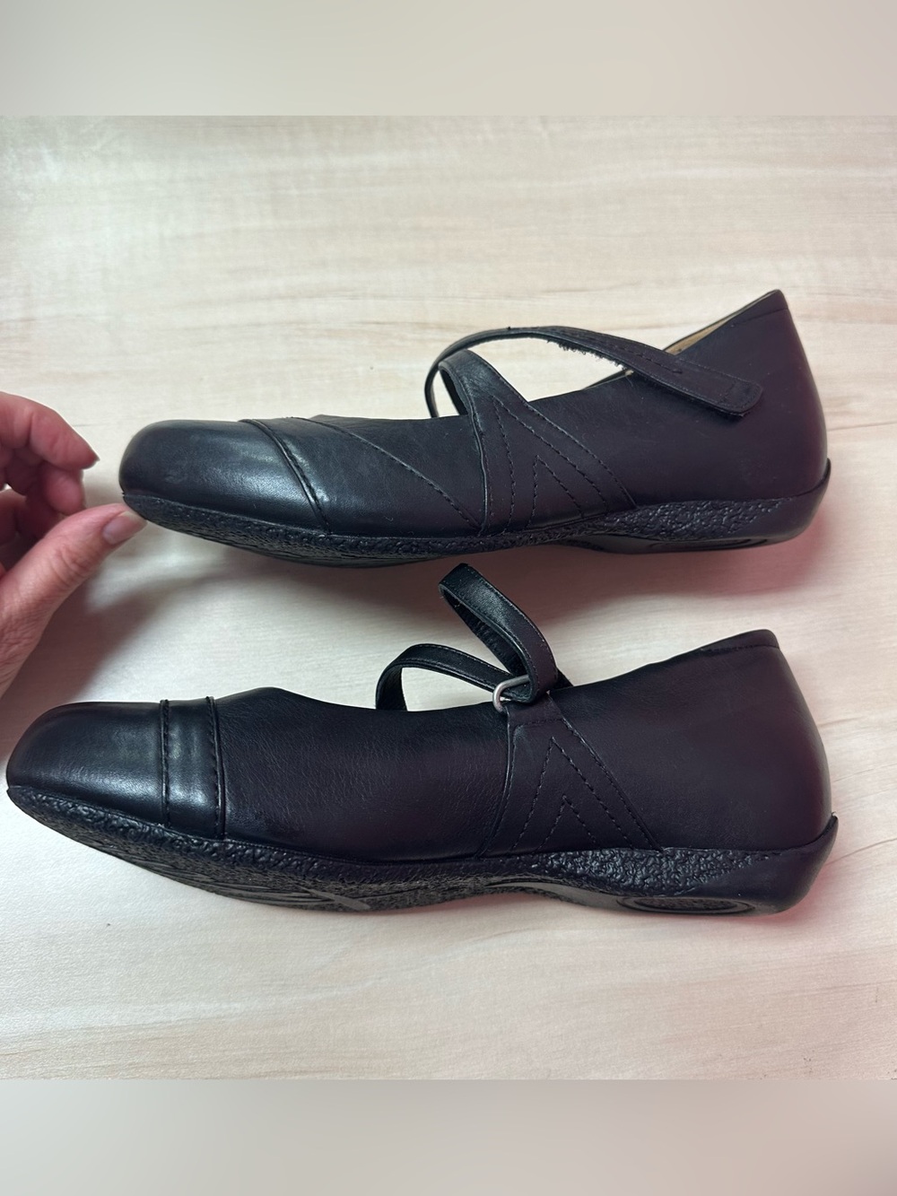Ziera Black leather Mary Jane Flats - Picture 10 of 11